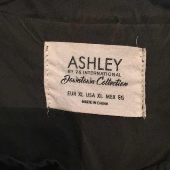 Beautiful Ashley Embroidered Jacket-Size XL - Picture 3 of 8